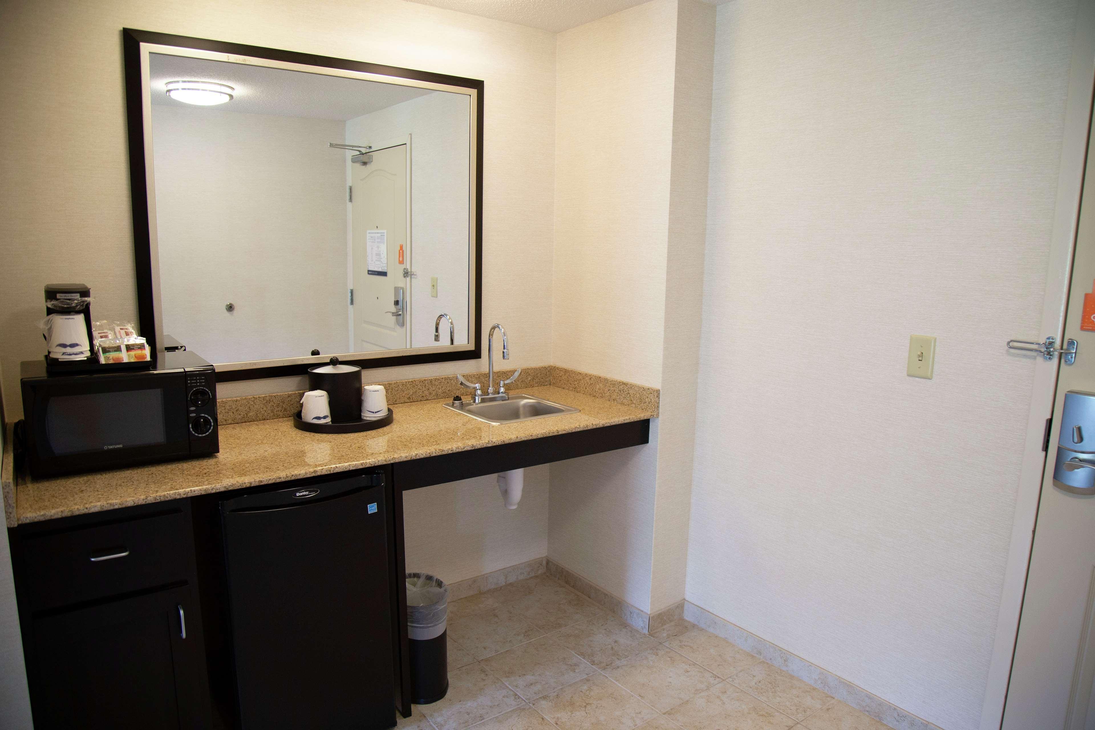 Hampton Inn & Suites Sharon West Middlesex Dış mekan fotoğraf